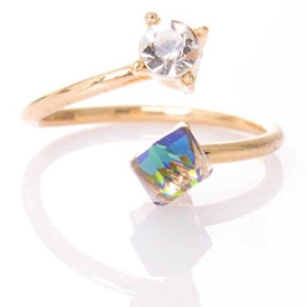 NEW๐๐CLEAR MULTICOLOR CRYSTAL CUBE OPEN RING๐๐ - Picture 2 of 8